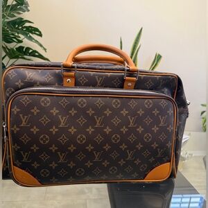 LV weekender.